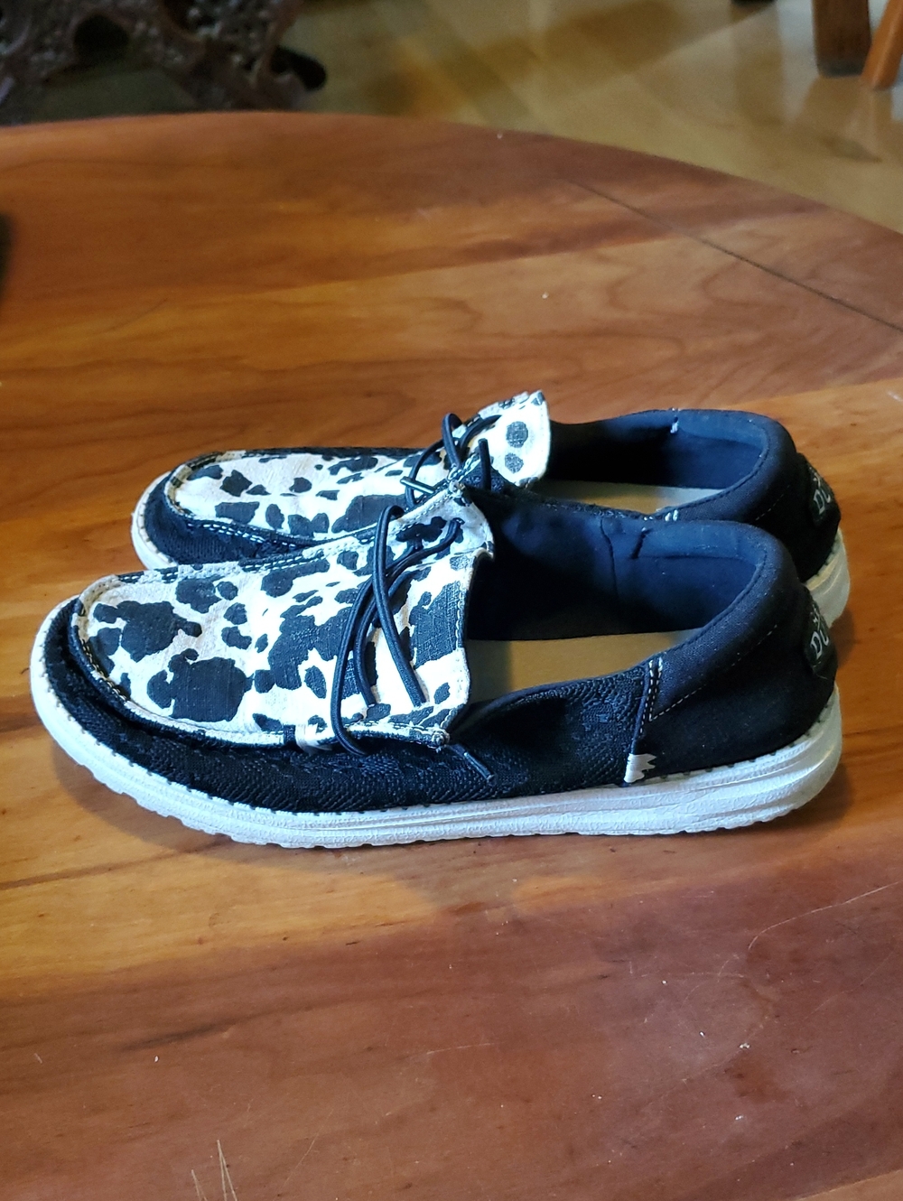 Hey Dude Wendy Boho Cow Print Slip-On Sneakers - Black & White Sz 8 - Picture 6 of 9
